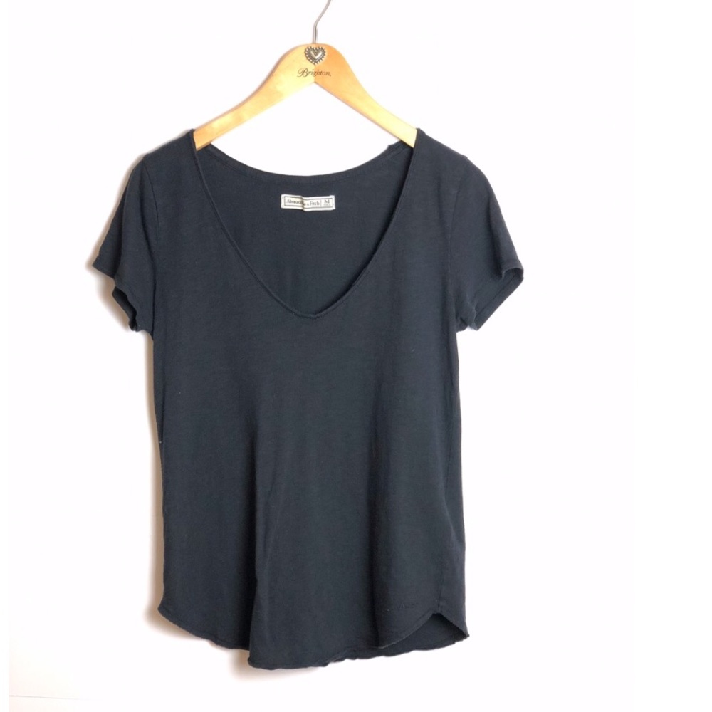 Abercrombie & Fitch V-Neck T-Shirt
